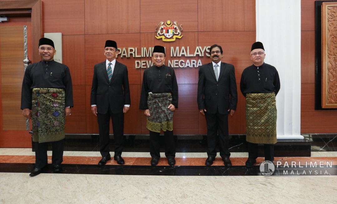 angkat-sumpah-ahli-dewan-negara-